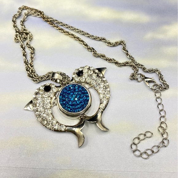 Dolphin Sparkle Snap Pendant Fun Fashion Silver Tone Necklace - Picture 1 of 4